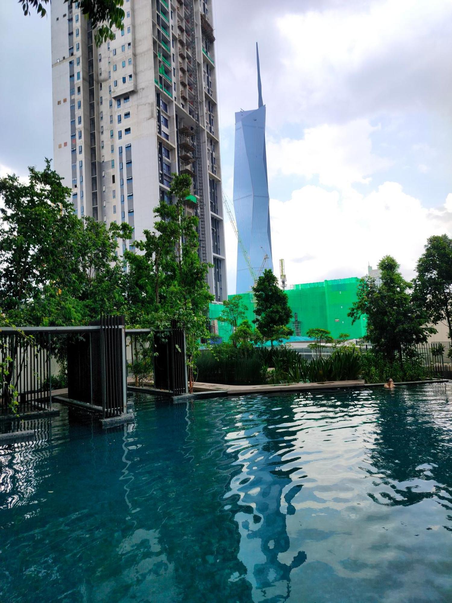 Lucentia Residence Has An Amazing Pool Куала-Лумпур Екстер'єр фото